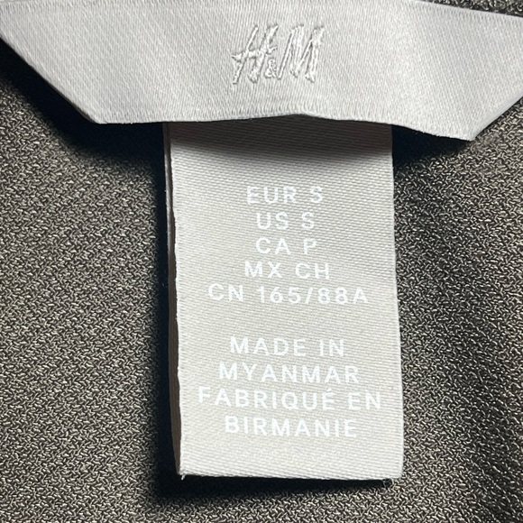 H&M Elegant Taupe Midi Shift Dress w/ side slits, short sleeves & V-neck, Small - Picture 9 of 9